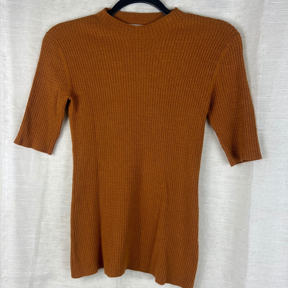 MM.LaFleur Top in Textured Knit 3/4" Sleeve. Color Caramel. 
Womens XS